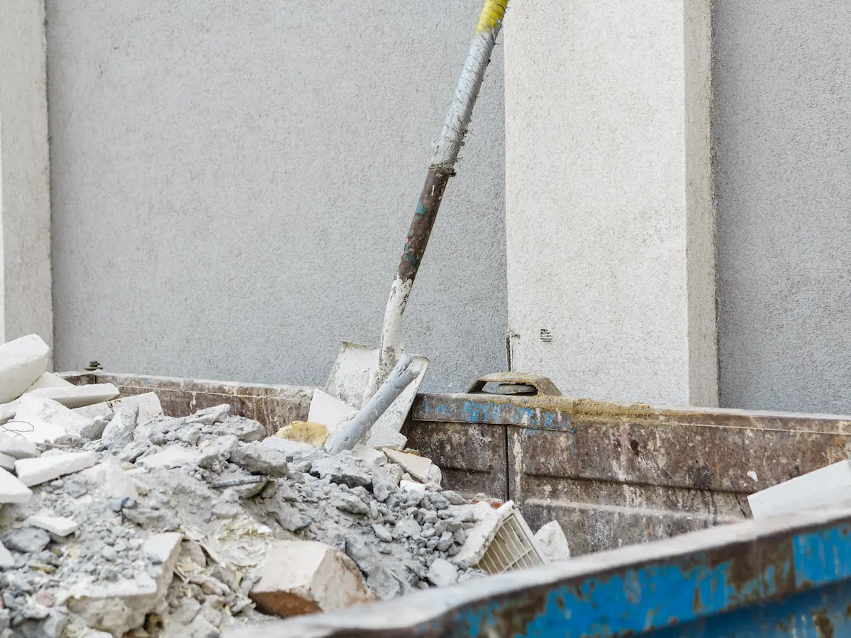 Read more about the article Jak efektywnie załadować worek Big Bag na gruz ?